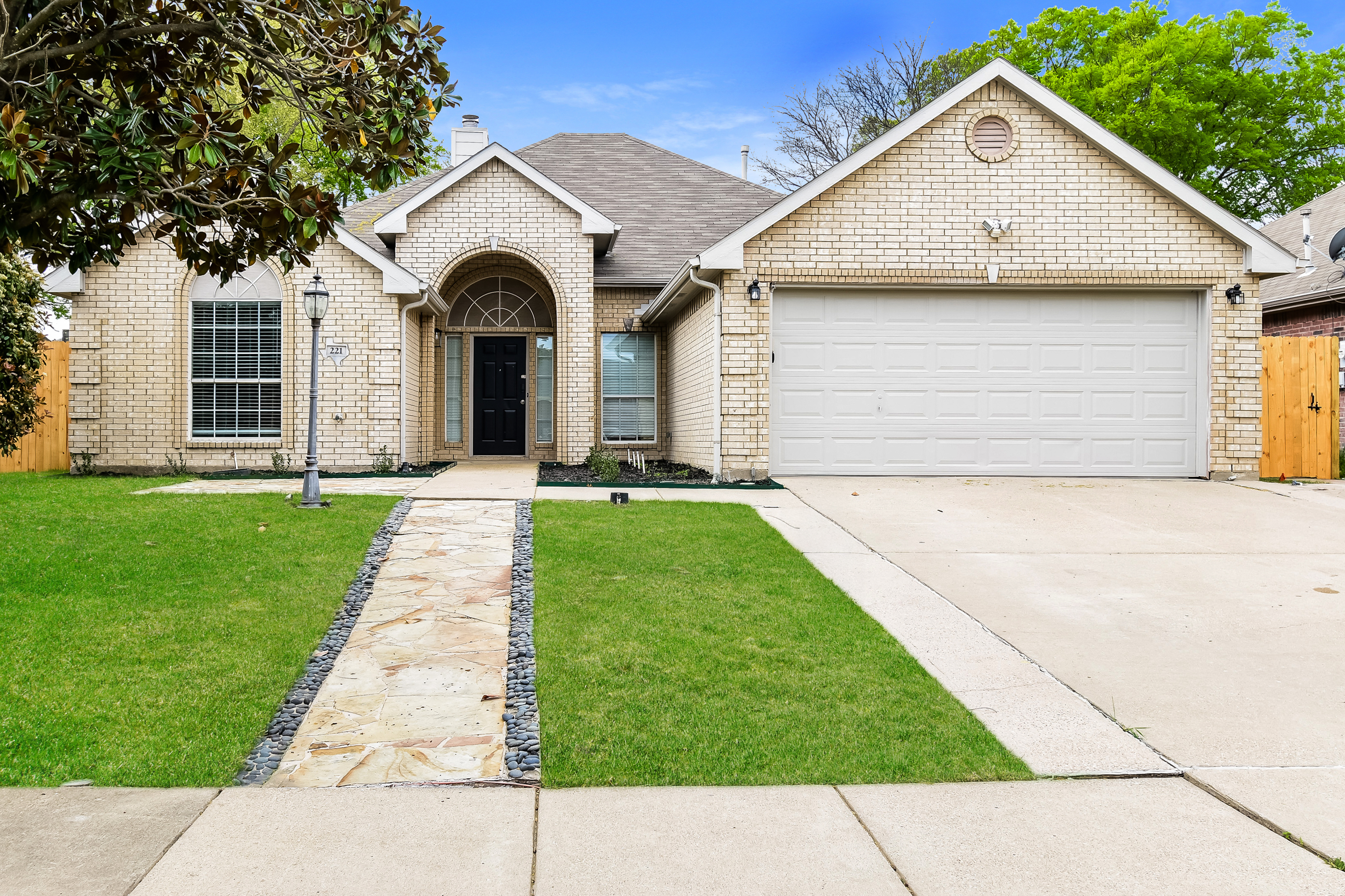 221 DARTMOUTH DR ROCKWALL, TX 75032